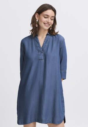KOSMO - Vestito di jeans - mid blue denim