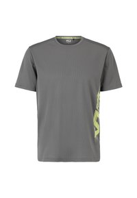 Camiseta atlética gris hecha de un tejido transpirable. Cuenta con un escote en forma de tripulación y un atrevido diseño de logo amarillo en el lado izquierdo.