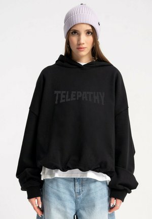 - Bluza