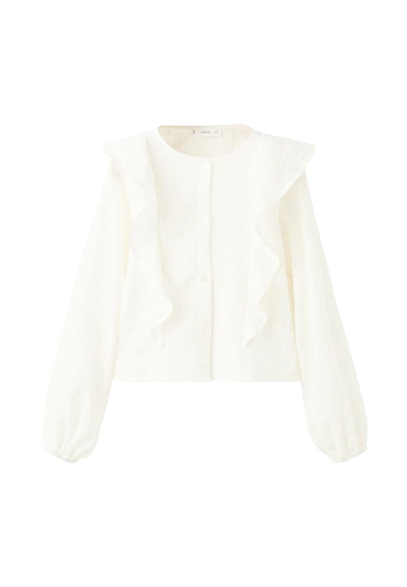 Blusa bianca a maniche lunghe con tessuto testurizzato, caratterizzata da un collo rotondo e dettagli arricciati sul davanti, chiusa con bottoni al centro.
