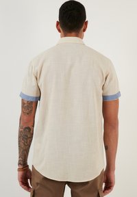 Buratti REGULAR FIT - Overhemd - stone colored