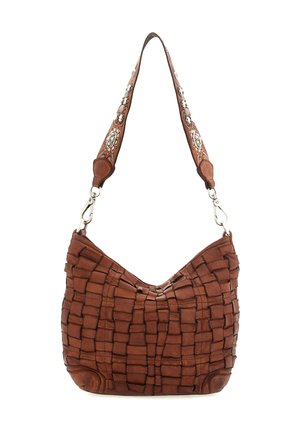 Borsa in pelle intrecciata marrone con forma hobo. Presenta una tracolla decorativa con accessori color argento e dettagli floreali. Dettagli testurizzati su tutta la superficie.