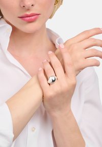 THOMAS SABO TROPFENFÖRMIG  - Ring - silver coloured