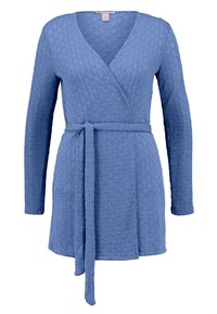 Vestido envuelto de punto azul con mangas largas, patrón texturizado, escote en forma de V y cinturón de tela. Material suave con una silueta relajada.