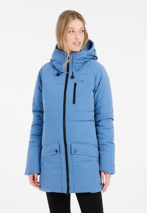 Veste d'hiver rembourrée bleue avec capuche, dotée d'une fermeture éclair à l'avant, de deux poches à bouton-pression et d'une poche poitrine zippée.