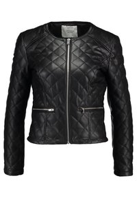 Veste en cuir noir matelassé avec un col rond, une fermeture éclair à l'avant et deux poches zippées. Texture lisse et design ajusté.