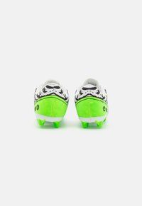 JAKO J-SFG TAKE - Fotballsko til fast underlag - white/neon green