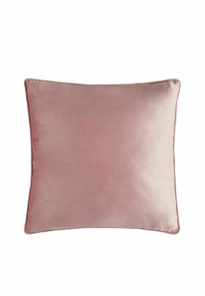 Quadratisches, weiches Samtkissen in staubigem Rosa mit eingefassten Kanten und glatter Oberfläche auf weißem Hintergrund.