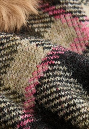 Tissu en mélange de laine avec un motif à carreaux comprenant des teintes de vert, rose et noir. Fini doux et texturé, avec un accent en fourrure marron.