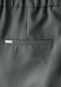 Street One WIDE  - Tygbyxor - grün