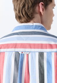 Tommy Jeans BOLD STRIPES SHIRT - Ing - multi-colour