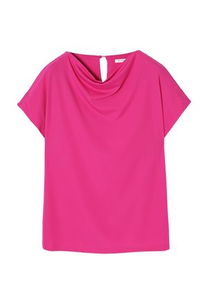 Różowa bluzka z krótkim rękawem z drapowanym dekoltem i detalem w formie otworu z tyłu. Gładka tekstura, prosta forma i minimalne przeszycia.