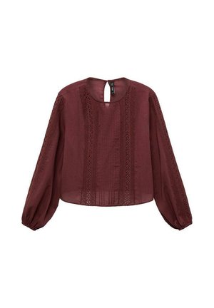 Blusa marrón con mangas largas y abullonadas. Presenta un contorno de encaje vertical y una abertura en la parte posterior. Fabricada con una tela ligera y texturizada.