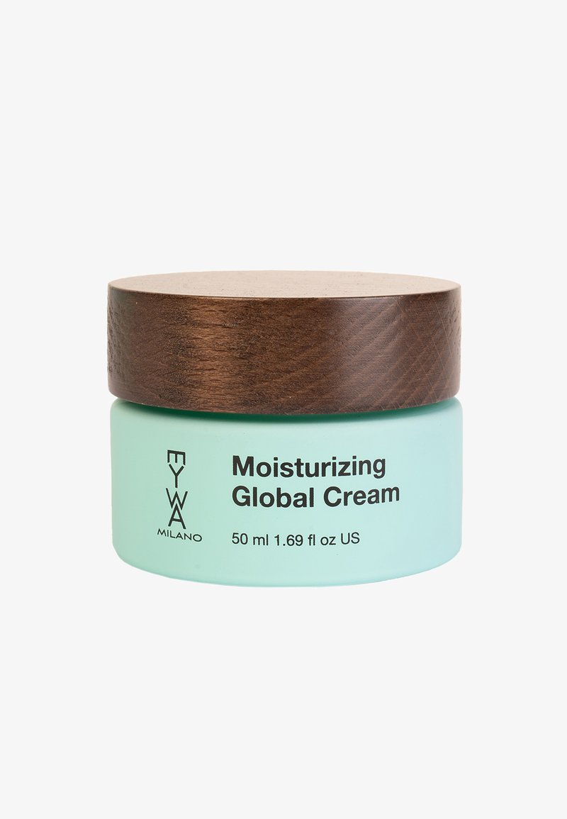 Barattolo rotondo di un blu verde chiaro con un coperchio in legno scuro. L'etichetta riporta "Crema Idratante Globale" con i dettagli del prodotto in testo nero. Capacità di 50 ml.
