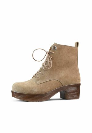 Platform ankle boots - beige