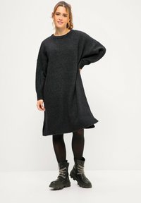 Studio Untold MIDI RUNDHALS LANGARM - Neulemekko - anthracite