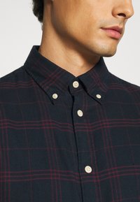 Selected Homme SLHSLIM NOOS - Camisa - dark sapphire/port royale
