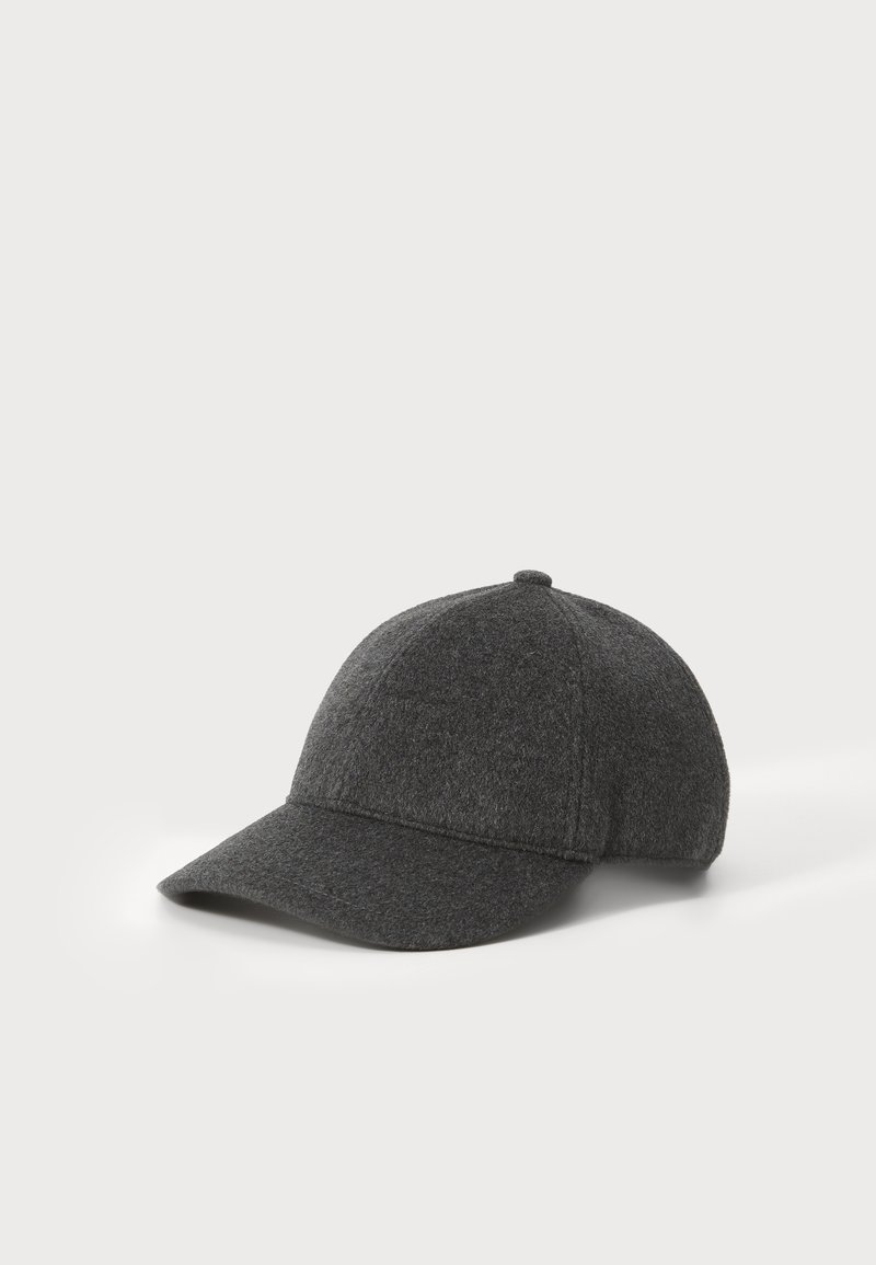 Pelēka vilnas beisbola cepure ar izliekto mali, strukturētu kroņu, kas izceļas ar bezšuvju šuvēm un mīkstu tekstūru.