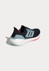 adidas Performance ULTRABOOST 22 czarny