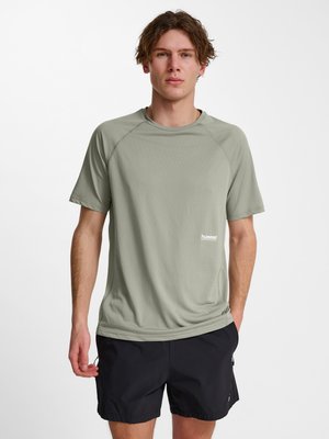 Hummel PULSE WORKOUT  - Sport T-shirt - seagrass