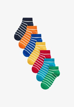 Set di sette paia di calzini corti in vari colori: blu navy, arancione, blu, giallo, rosso, turchese e verde, ciascuno con righe bianche.