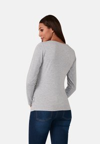 M.M.C. Langarmshirt - grau