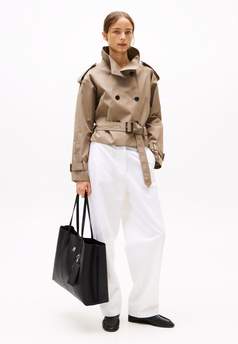 Tommy Hilfiger - DISTINCT TOTE MONO - Velika torba - black, Povećaj