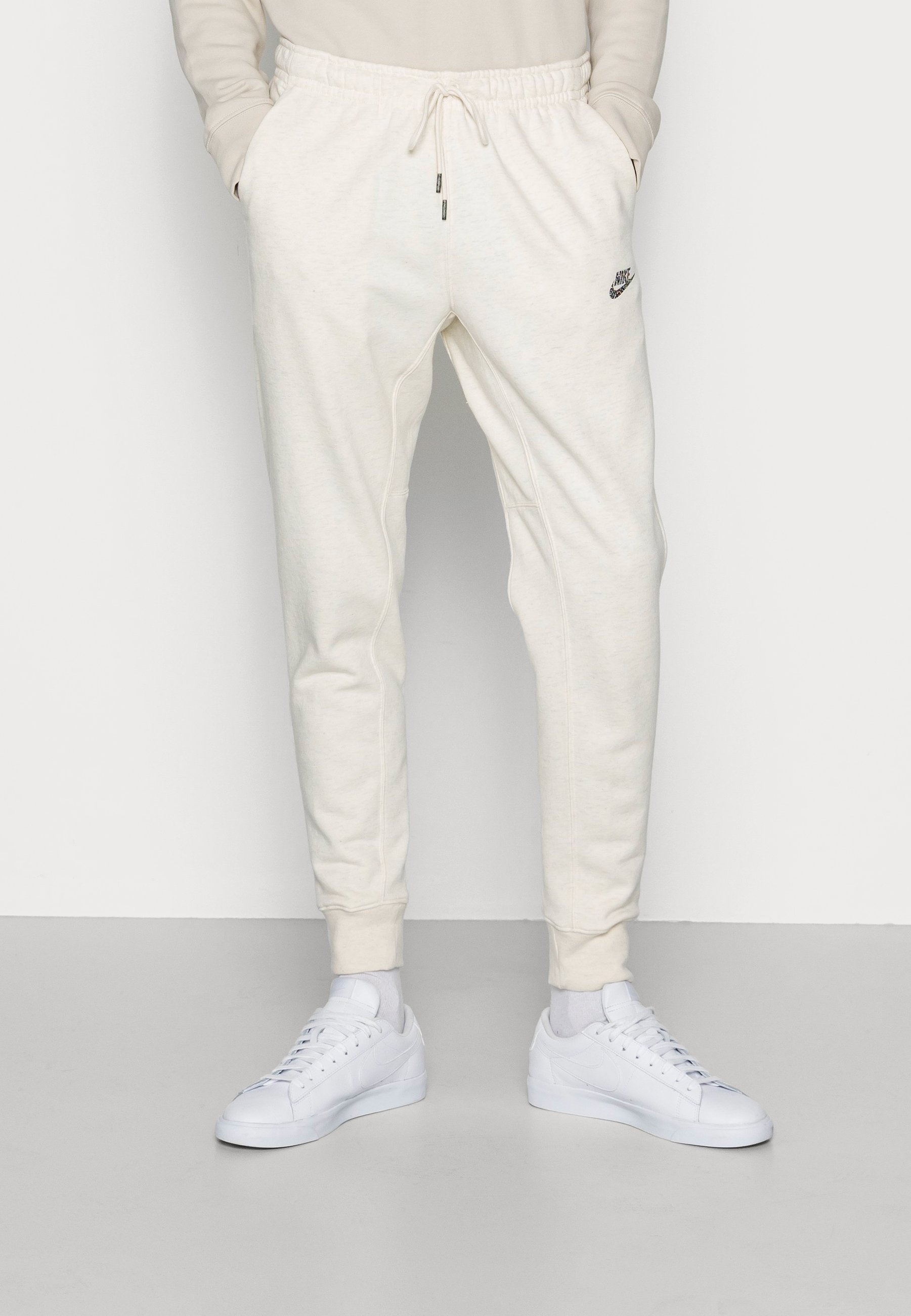 multi color nike tech