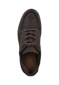 Braunelederschuhe mit strukturierten Oberflächen, runder Zehenpartie und kontrastierenden Nähten. Sie verfügen über ein Schnürdesign und eine gepolsterte Innenausstattung.