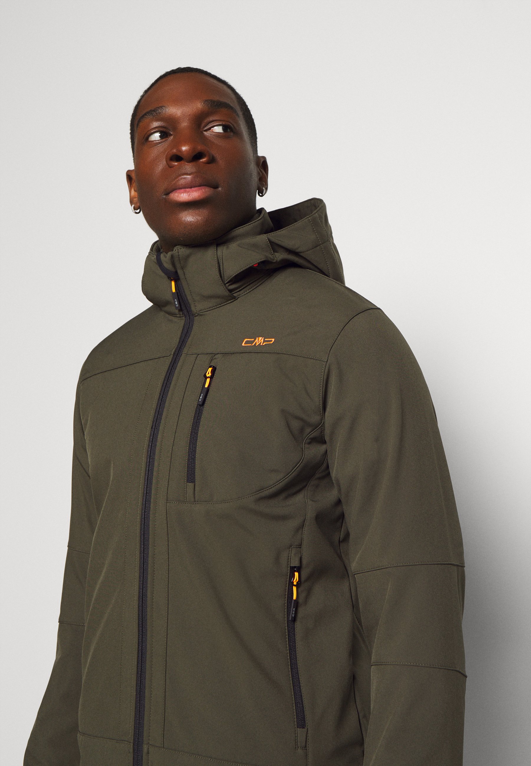 MAN JACKET ZIP HOOD Softshelljacke oil greennero MAN JACKET ZIP HOOD Softshelljacke oil greennero