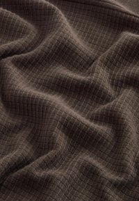 Next TEXTURED BLOCK - Polotričko - brown