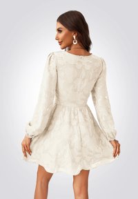 Cupshe LACE PLUNGE ELEGANT MINI DRESS - Vestito casual - beige