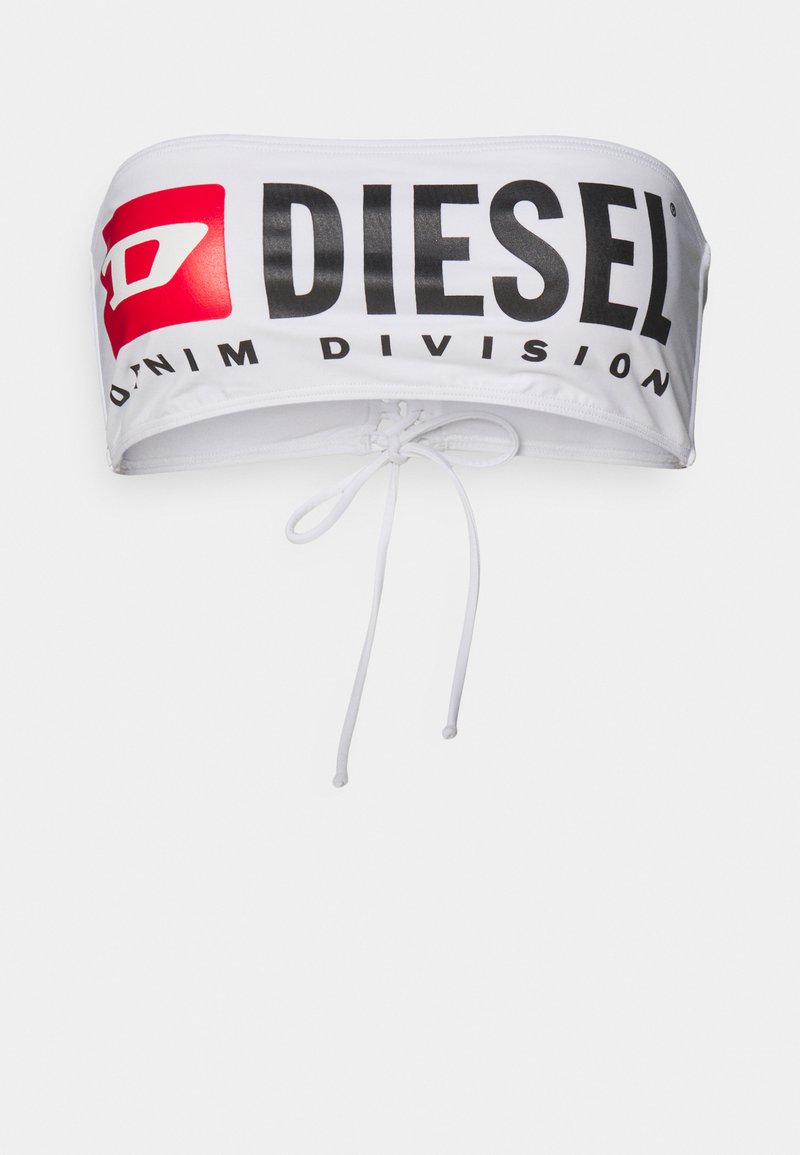 Hvit bandeau-top med svart "DIESEL"-tekst og rød logo. Har snor for justering. Laget av glatt stoff med en liten glans.