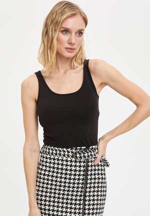 FITTED - Top - black