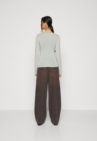Gina Tricot SOFT TOUCH CREW NECK TOP - Hosszú ujjú felső - iron