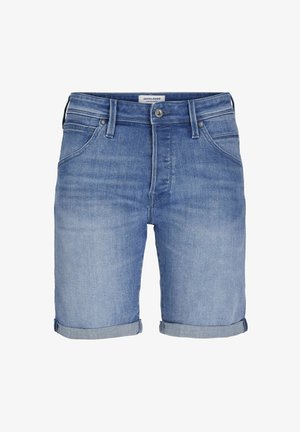 Shorts en denim bleu avec un lavage léger, ourlets retroussés, poches avant et arrière, et une fermeture à boutons. Fabriqués en coton extensible.
