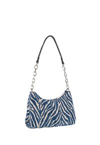 Blå og beige zebra-stribet skuldertaske med sølv kæde og sort læderrem, med en top lynlås lukning.