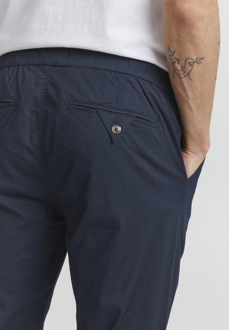 Herren Chinos | Solid SDBOD Stoffhose insignia blue/blau - CR74773 Herren Chinos | Solid SDBOD Stoffhose insignia blue/blau - CR74773