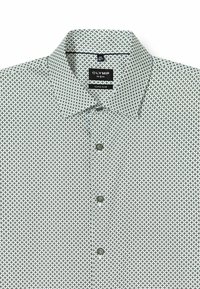 Grün-weiß gemustertes Hemd mit super schlanker Passform, ausgestattet mit einem Button-Down-Kragen und schwarzen Knöpfen, texturiertem Stoff mit kleinen geometrischen Formen.