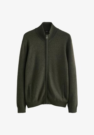 Dunkelgrüner Reißverschluss-Strickcardigan mit hohem Kragen, gerippten Bündchen und Saum sowie Seitentaschen, gefertigt aus strukturiertem Strickmaterial.