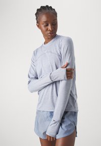 Nike Performance SWIFT TOP - Langærmet T-shirt - lt armory blue/ashen slate/htr/(reflective silv)