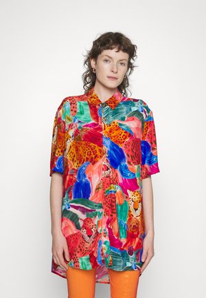 Blouse - animal collage