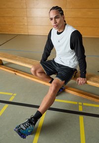 Nike Performance NBA GOLDEN STATE WARRIORS SHORTS - Sporto klubų atributika - black/amarillo