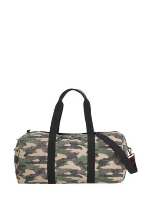 Borsa a cilindro con motivo mimetico verde, manici neri e tracolla staccabile su sfondo bianco.