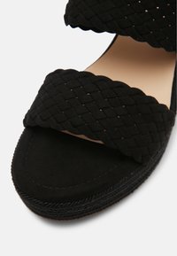Bullboxer Heeled mules - black