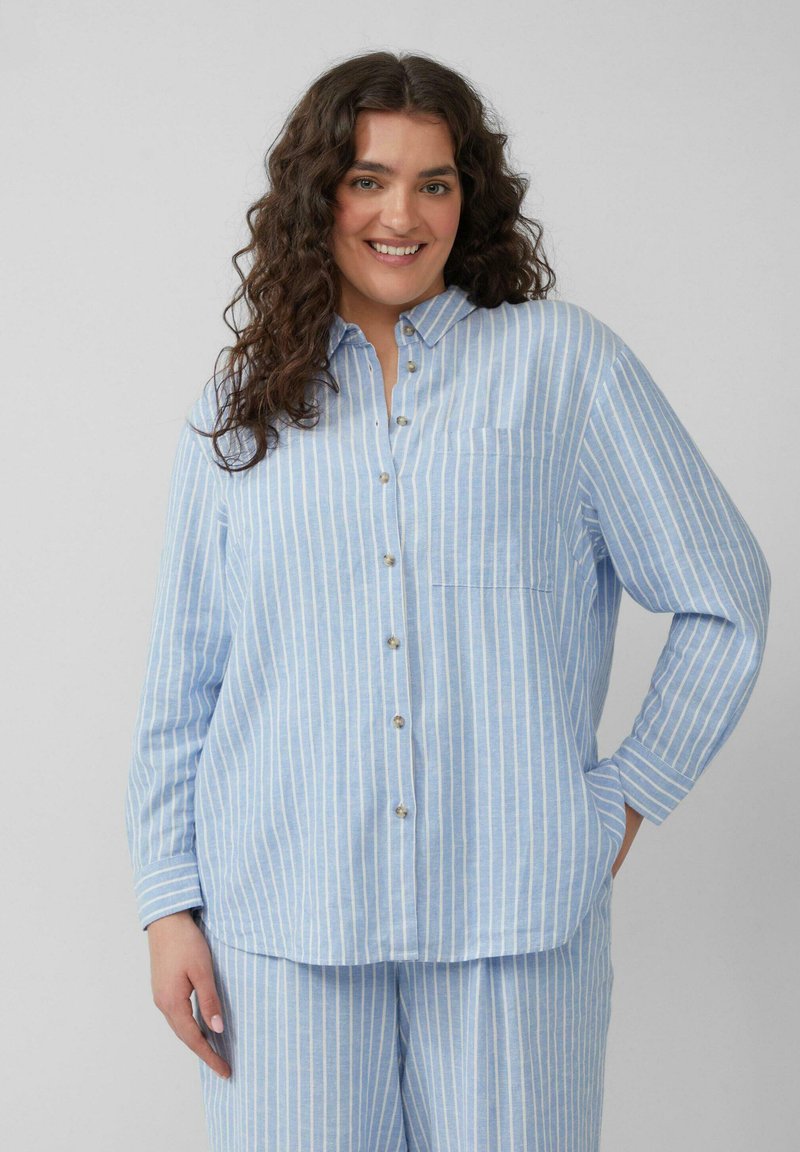 Lichtblauwe, gestreepte button-up shirt met lange mouwen, voorzien van een borstzak en een relaxed fit, gemaakt van zachte stof.