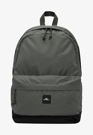 Grijze stoffen rugzak met een ronde bovenkant, verstelbare schouderbanden, een voorzak met rits en een zwarte onderkant. Bevat het O'Neill-logo op de voorkant.