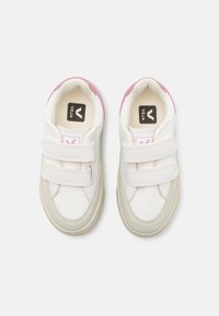 Veja SMALL V-12 UNISEX - Tenisky - extra-white/multicolor orchid