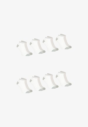Ensemble de huit chaussettes de cheville. Tissu en coton blanc avec des accents gris au niveau des talons et des orteils. Poignet côtelé pour un ajustement serré.