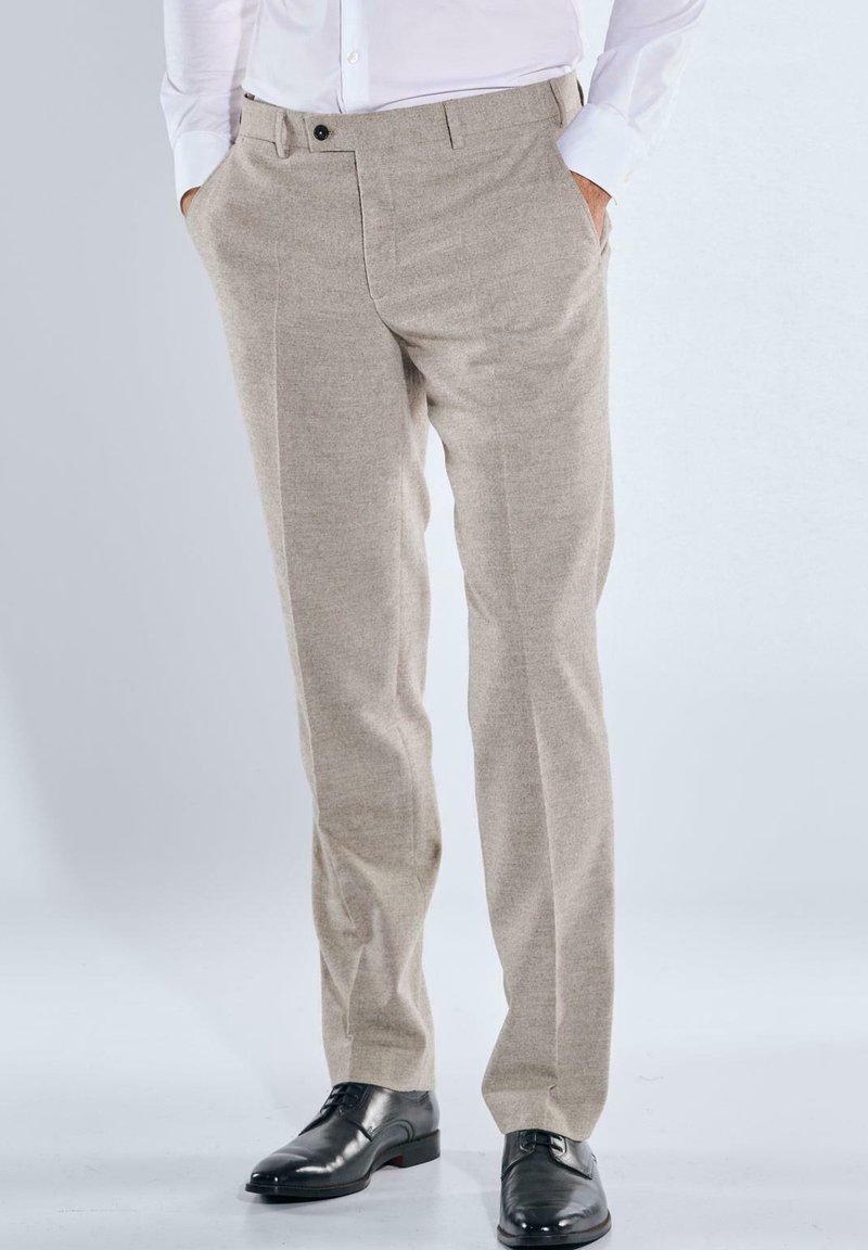 Beige Wollmisch-Hose mit geradem Bein, seitlichen Taschen, einem einzelnen Knopfverschluss und dezentem Muster.